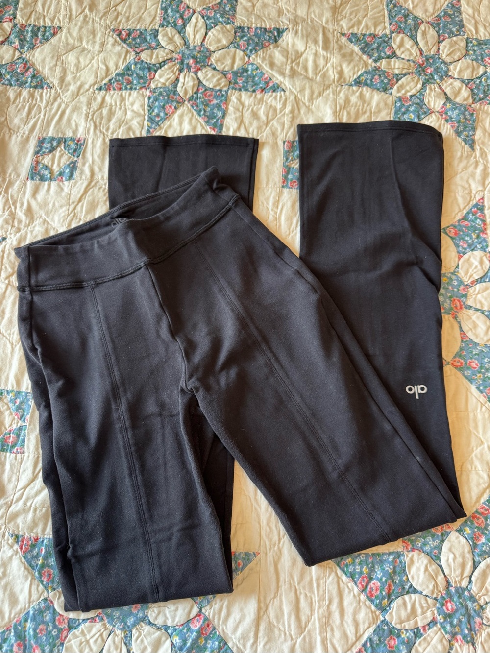 ALO Yoga flair leggings